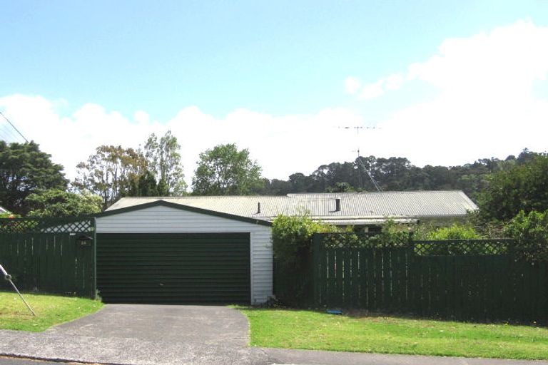 Photo of property in 28 Ranch Avenue, Beach Haven, Auckland, 0626