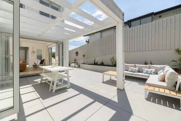 Photo of property in 215a Oceanbeach Road, Mount Maunganui, 3116