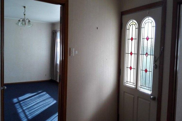 Photo of property in 77 Dale Crescent, Pakuranga, Auckland, 2010