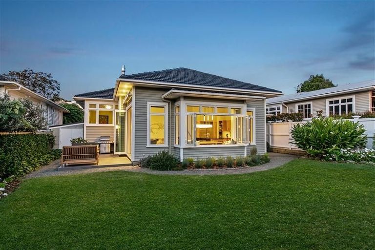 Property details for 11 Kenny Road, Remuera, Auckland, 1050