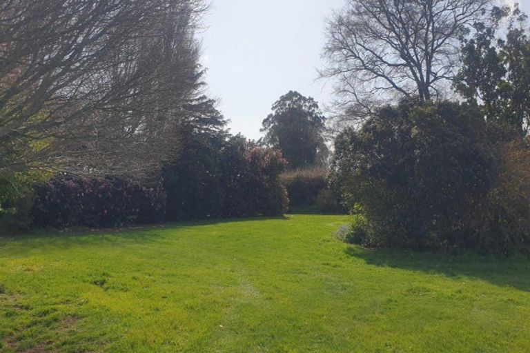 Photo of property in 33 Castle Street, Eltham, 4322