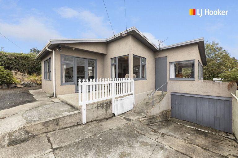 Photo of property in 11 Owen Street, Green Island, Dunedin, 9018