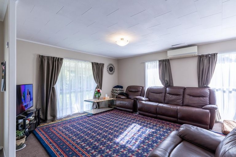 Photo of property in 2/14 Claridge Street, Glen Eden, Auckland, 0602