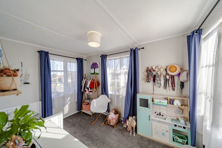 Photo of property in 2 Freyberg Terrace, Waipukurau, 4200