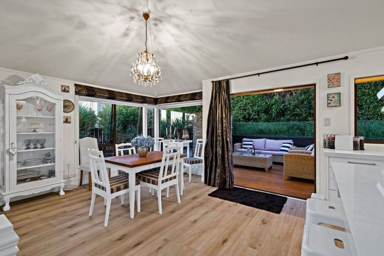 Photo of property in 1/36 Seaview Road, Castor Bay, Auckland, 0620