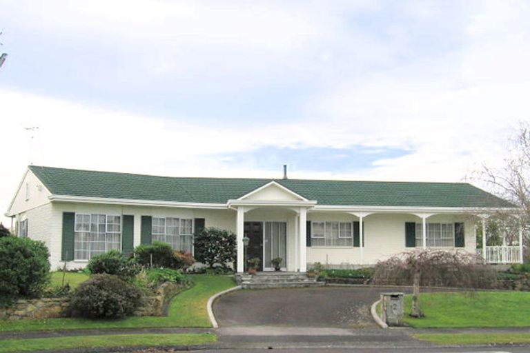 Photo of property in 2 Grassy Downs Place, St Andrews, Hamilton, 3200