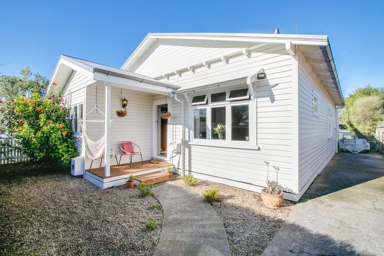 Photo of property in 28 Ashridge Road, Napier South, Napier, 4110