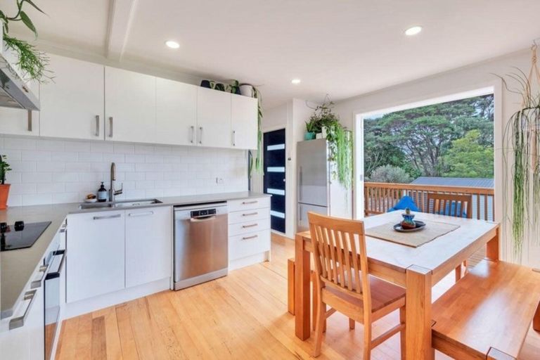 Photo of property in 60 Glen Marine Parade, Glendene, Auckland, 0602