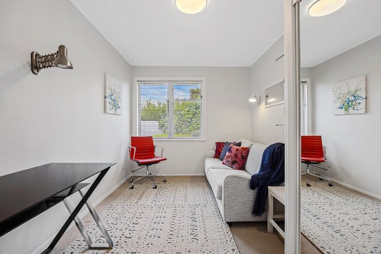 Photo of property in 8 Nyton Place, Bryndwr, Christchurch, 8053