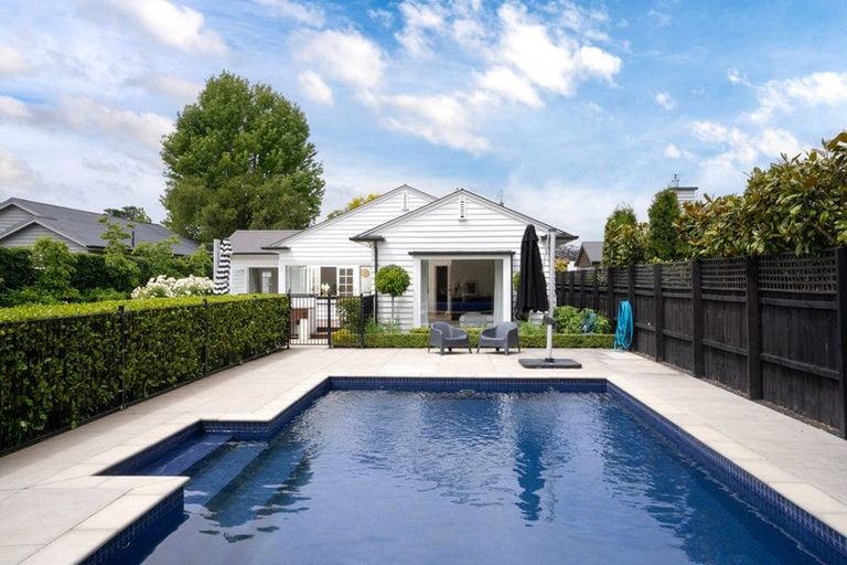 Photo of property in 33 Clifford Avenue, Merivale, Christchurch, 8014