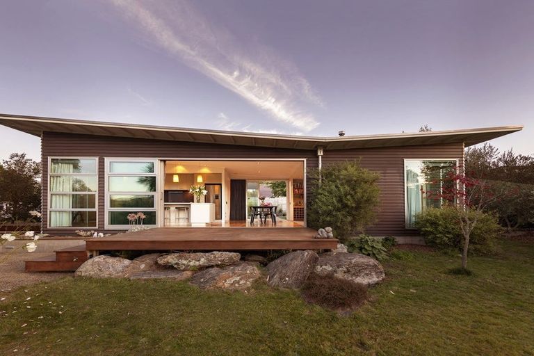 Photo of property in 10 Bridgewater Terrace, Albert Town, Wanaka, 9305