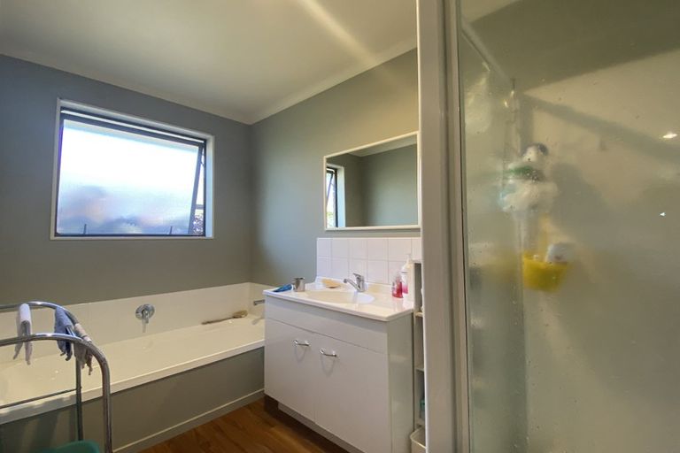 Photo of property in 96 Rototuna Road, Rototuna, Hamilton, 3210