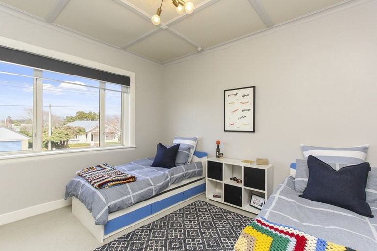 Photo of property in 32 Barrett Street, Westown, New Plymouth, 4310