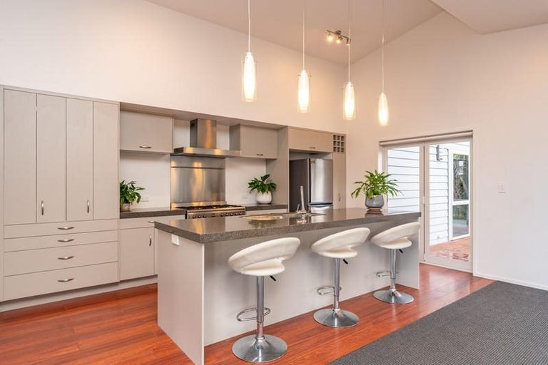 Photo of property in 4 O'farrell Drive, One Tree Point, 0118