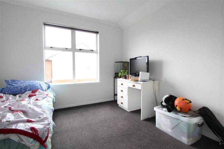 Photo of property in 33 Chiefs Court, Hamilton East, Hamilton, 3216