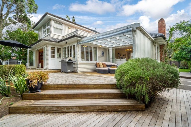 Photo of property in 14 Maleme Avenue, Belmont, Auckland, 0622