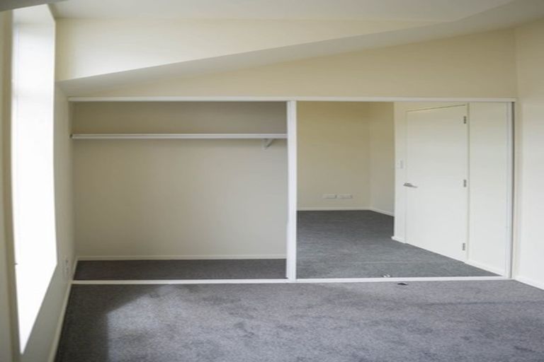 Photo of property in Pirie Street Townhouses, 28/35 Pirie Street, Mount Victoria, Wellington, 6011