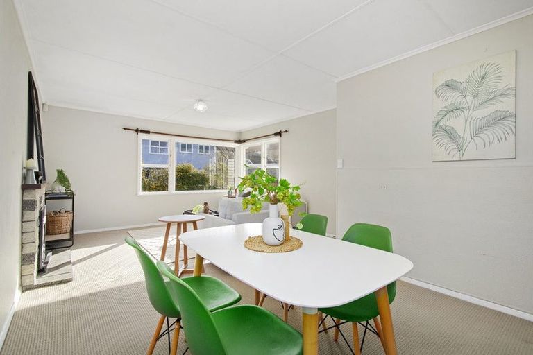 Photo of property in 22a Beauchamp Street, Tawa, Wellington, 5028