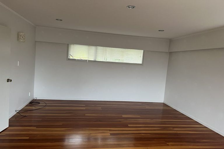 Photo of property in 757 East Coast Road, Northcross, Auckland, 0630