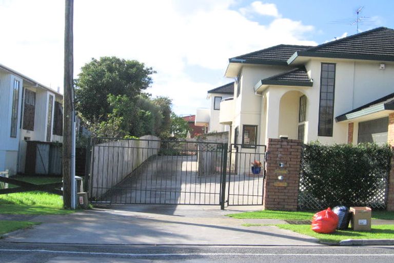 Photo of property in 154 Bucklands Beach Road, Bucklands Beach, Auckland, 2012