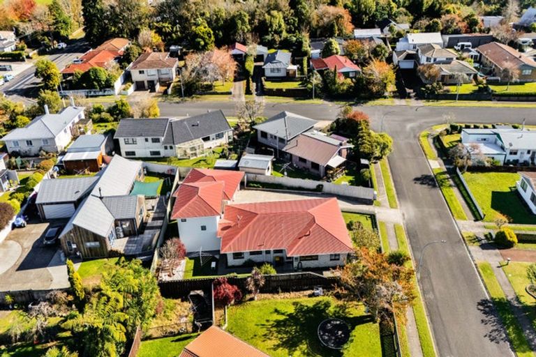 Photo of property in 37 Kowhai Street, Inglewood, 4330