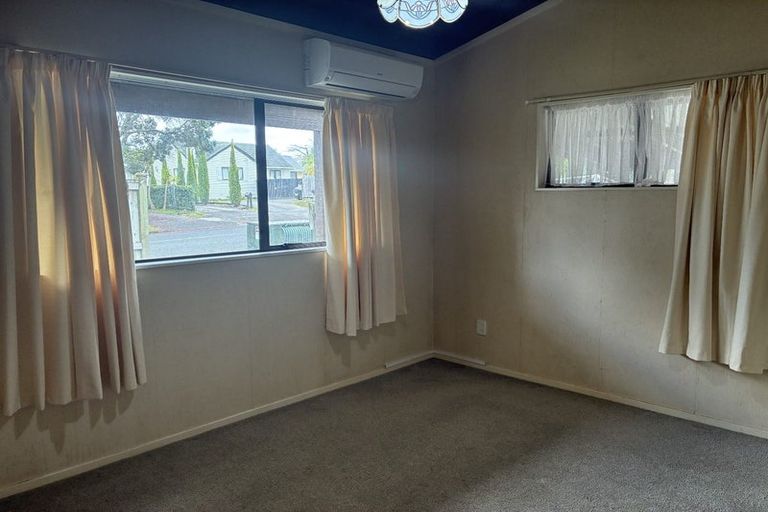 Photo of property in 23a Mcleod Road, Henderson, Auckland, 0612