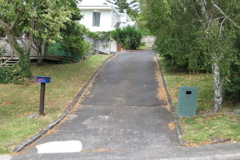 Photo of property in 4 Garmons Way, Castor Bay, Auckland, 0620