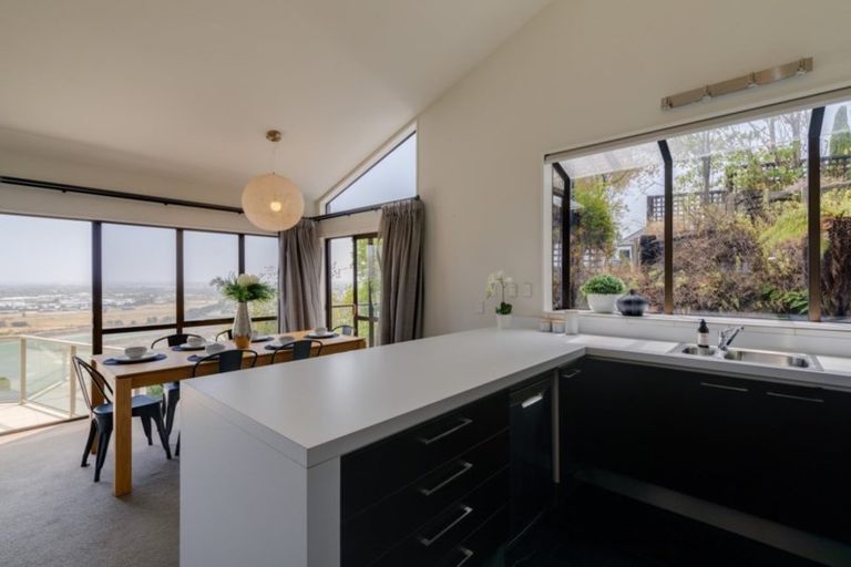 Photo of property in 95 Cannon Hill Crescent, Mount Pleasant, Christchurch, 8081