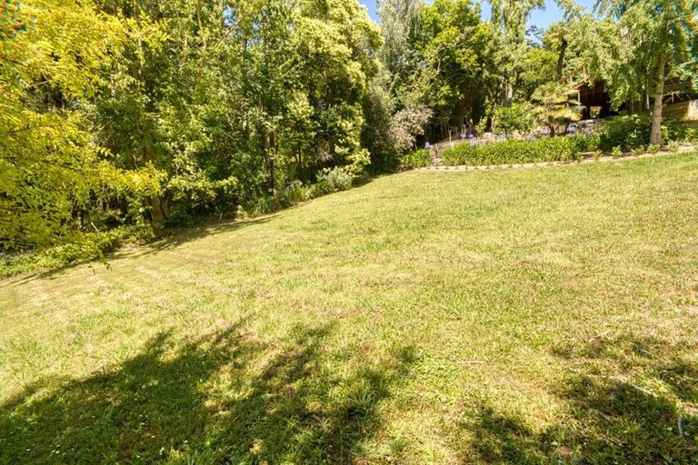 Photo of property in 84 Tauroa Road, Havelock North, 4130