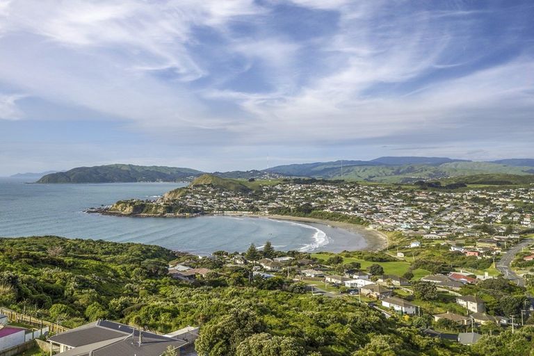 Photo of property in 21 Tuna Terrace, Titahi Bay, Porirua, 5022