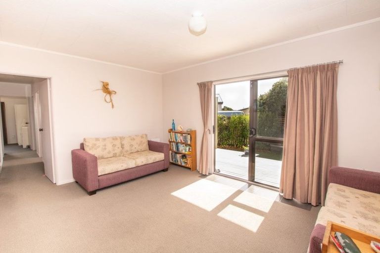 Photo of property in 33b Lyn Grove, Papamoa Beach, Papamoa, 3118