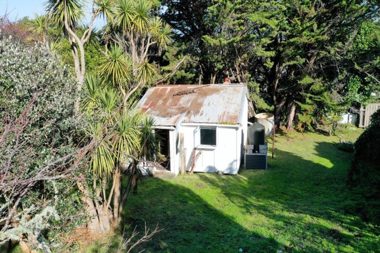 Photo of property in 10 Hokio Road, Hokio Beach, Levin, 5571