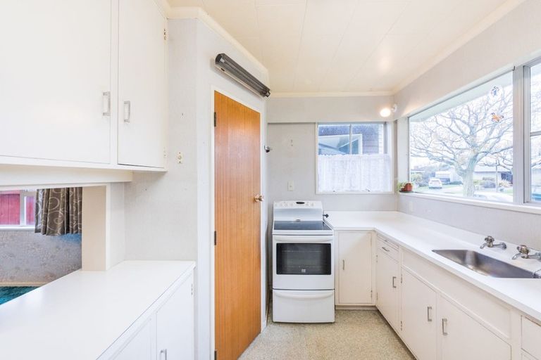 Photo of property in 5 Westhaven Grove, Takaro, Palmerston North, 4412