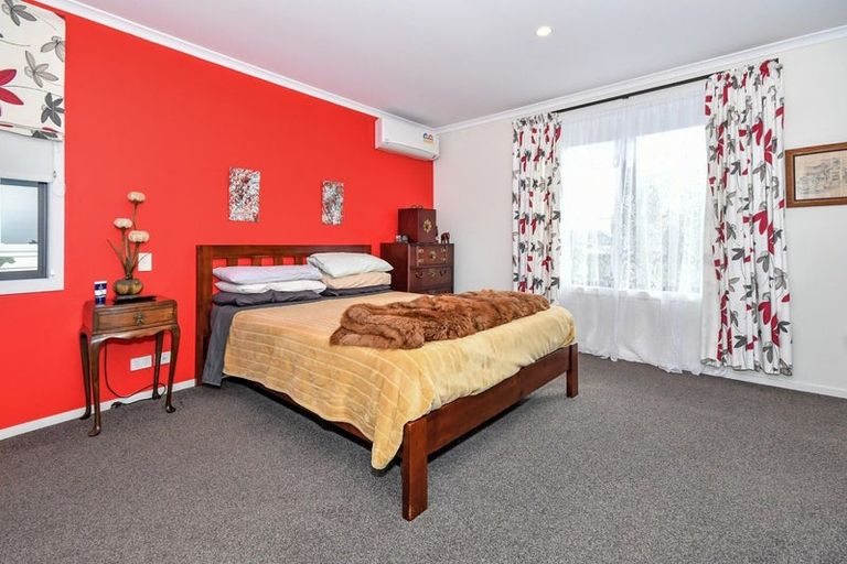 Photo of property in 47 Popokatea Drive, Takanini, 2112