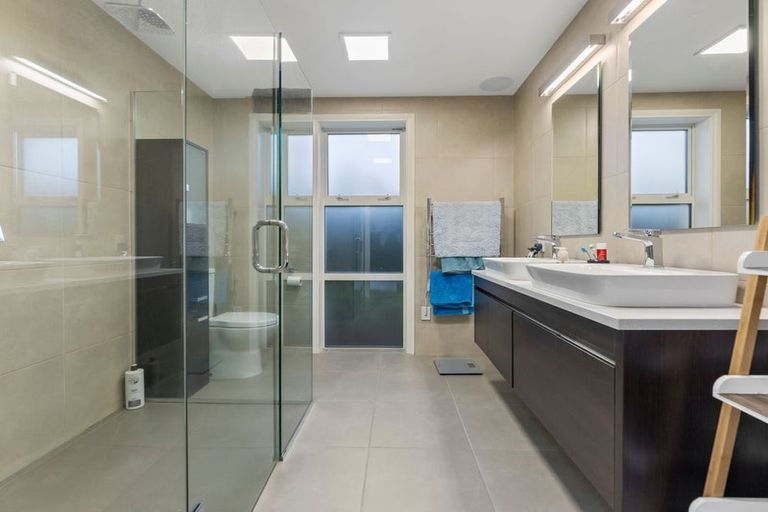 Photo of property in 100 Wingatui Road, Mosgiel, 9024