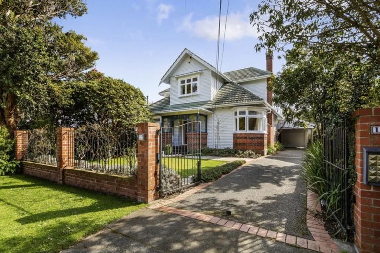 Photo of property in 17 Saint Albans Grove, Woburn, Lower Hutt, 5010