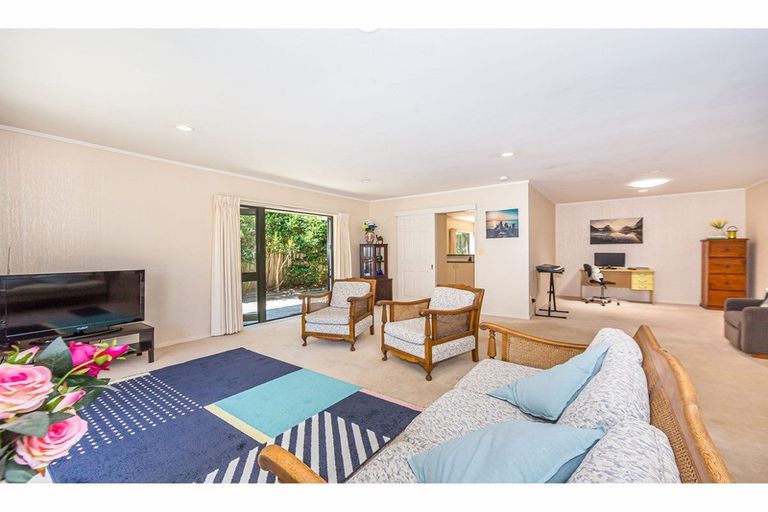 Photo of property in 35 Motutapu Avenue, Manly, Whangaparaoa, 0930