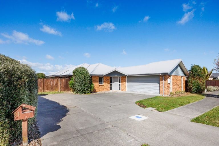 Photo of property in 51 Tennyson Avenue, Kelvin Grove, Palmerston North, 4414