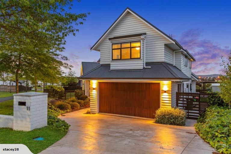 Photo of property in 11 Asola Place, Karaka, Papakura, 2113