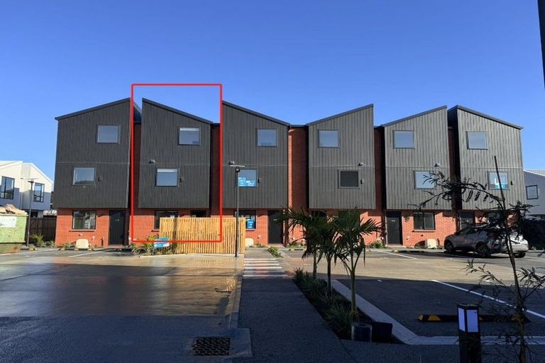 Photo of property in 2/31 Normandy Place, Henderson, Auckland, 0610