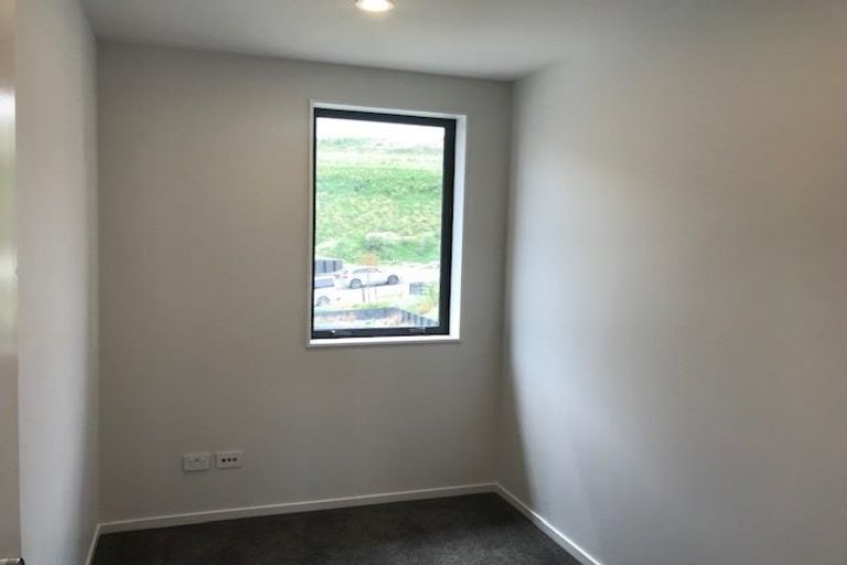 Photo of property in 16 Bee Lane, Whitby, Porirua, 5024