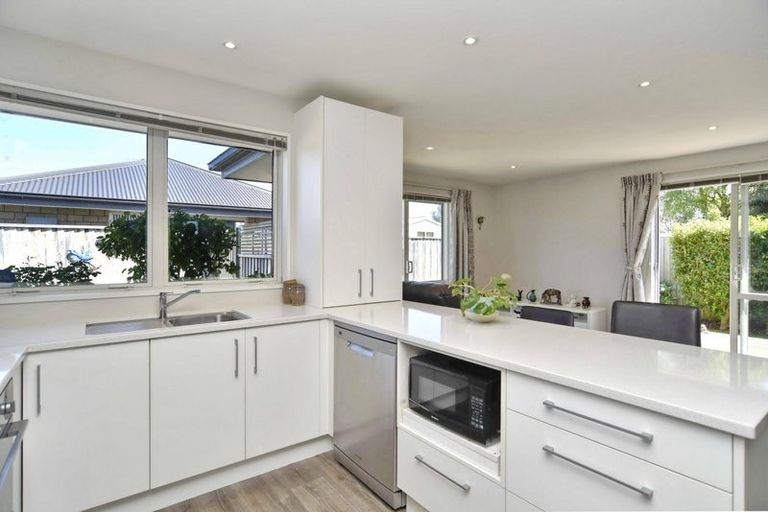 Photo of property in 3/78 Marshland Road, Shirley, Christchurch, 8061