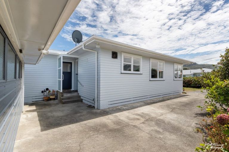 Photo of property in 33 Garden Road, Avalon, Lower Hutt, 5011