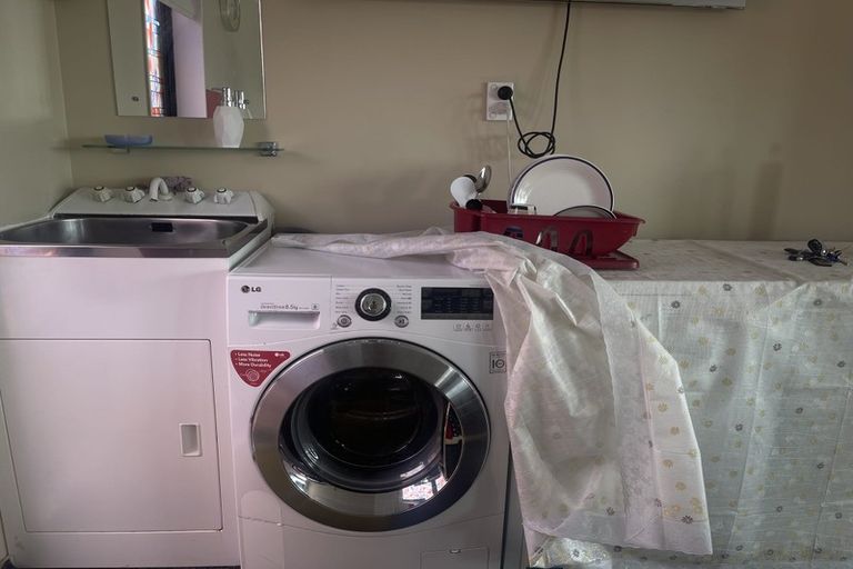 Photo of property in 12 Exotic Place, Massey, Auckland, 0614