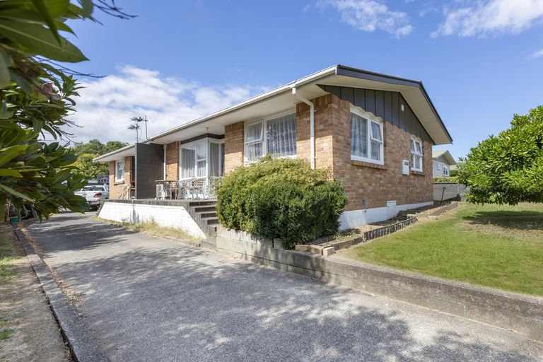 Photo of property in 2/2 Oak Street, Morrinsville, 3300