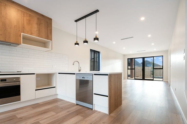 Photo of property in 16 Coopworth Street, Karaka, 2580