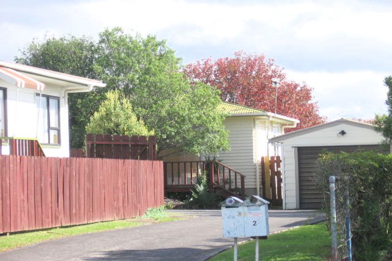 Photo of property in 2/57 Bruce Mclaren Road, Henderson, Auckland, 0612