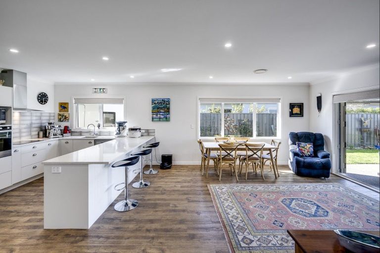 Photo of property in 54 Eriksen Road, Te Awa, Napier, 4110