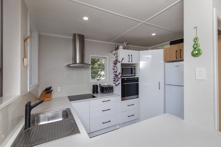 Photo of property in 80 Renown Road, Raumati South, Paraparaumu, 5032