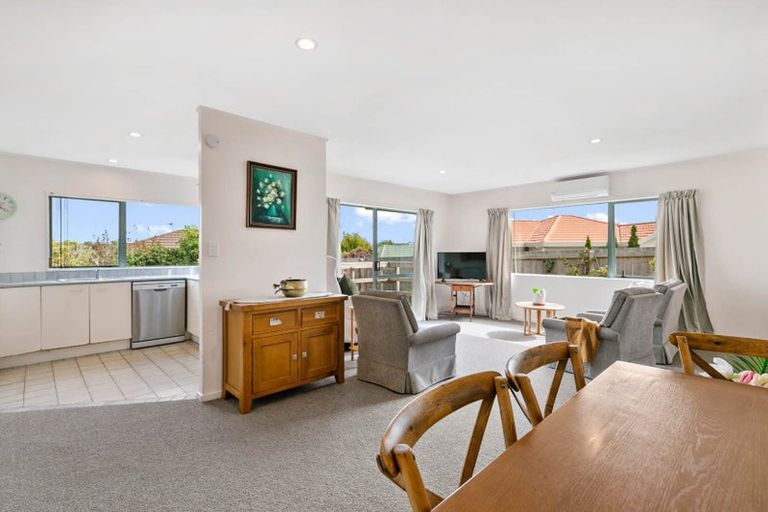 Photo of property in 678 Te Atatu Road, Te Atatu Peninsula, Auckland, 0610